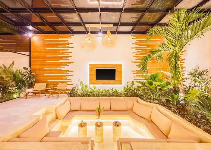Dublin - Luxury 5 Bdr W Jacuzzi & Pool Villa *