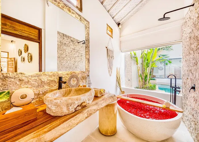 Dublin - Luxury 5 Bdr W Jacuzzi & Pool Villa Seminyak (Bali)