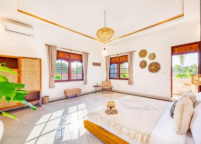 Villa Dublin - Luxury 5 Bdr W Jacuzzi & Pool Seminyak (Bali)