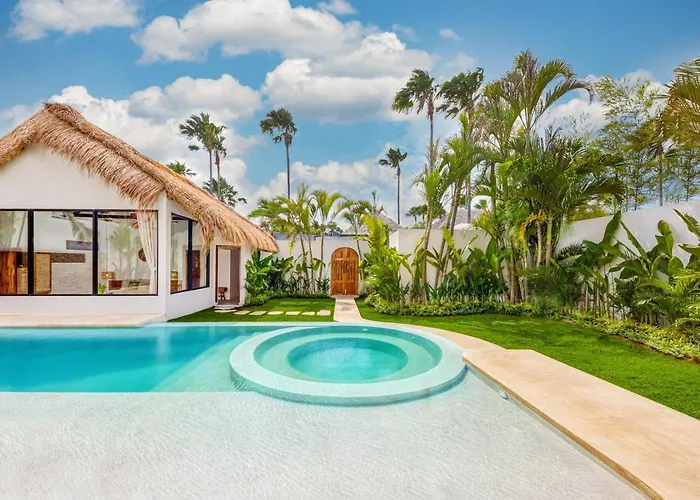 Dublin - Luxury 5 Bdr W Jacuzzi & Pool Villa