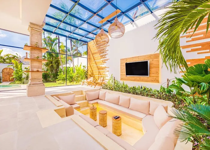 Dublin - Luxury 5 Bdr W Jacuzzi & Pool *